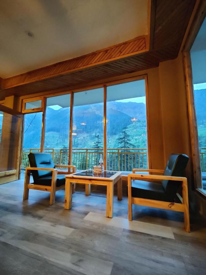 The Woodpecker Inn & Cafe, Jibhi Buitenkant foto